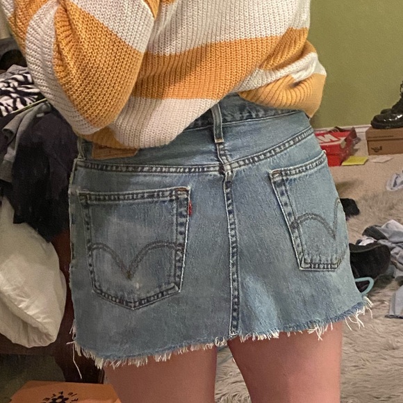 Levi’s Denim Mini Skirt - Picture 3 of 3